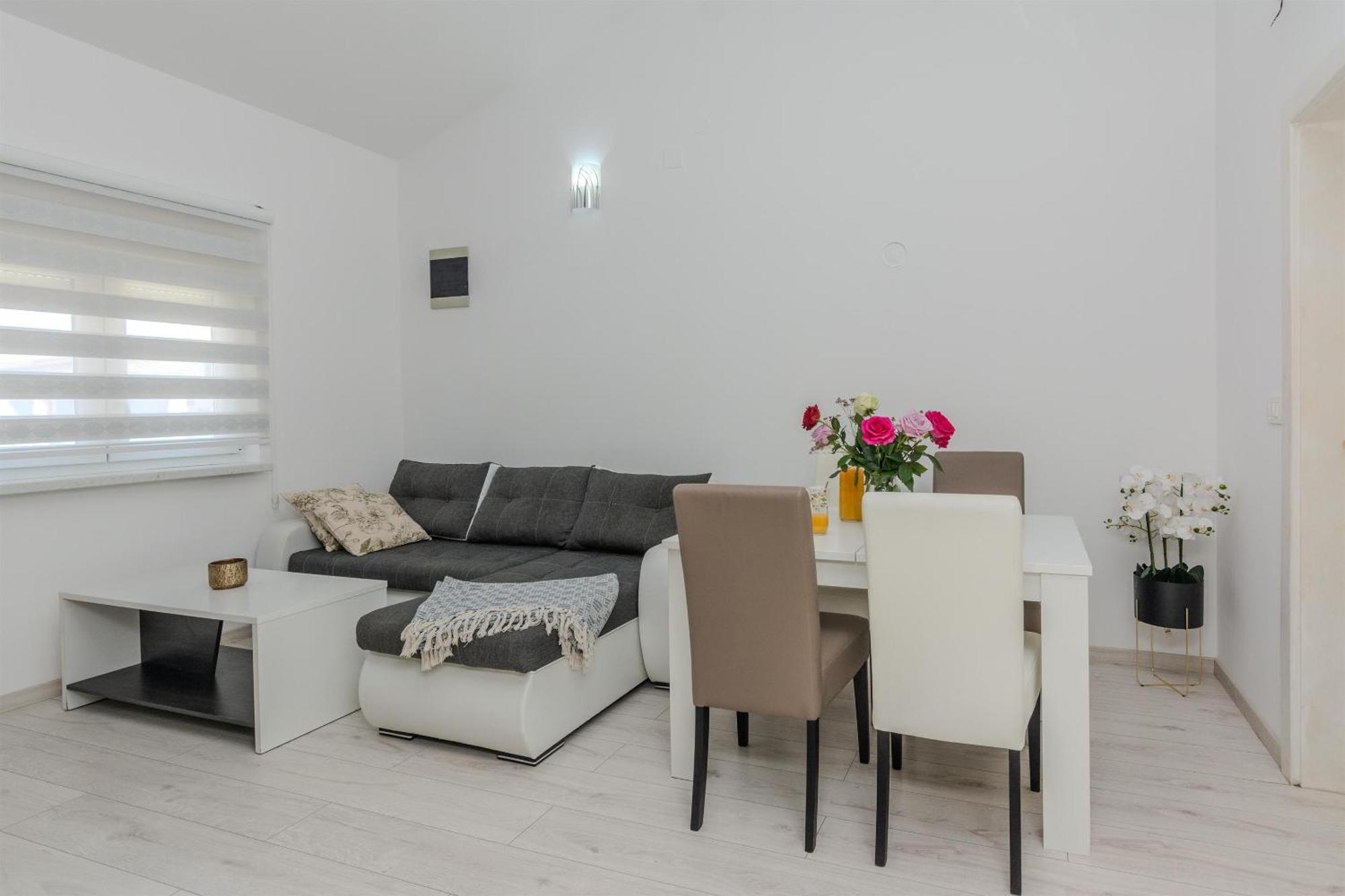 Apartments Lucica Vir Eksteriør billede