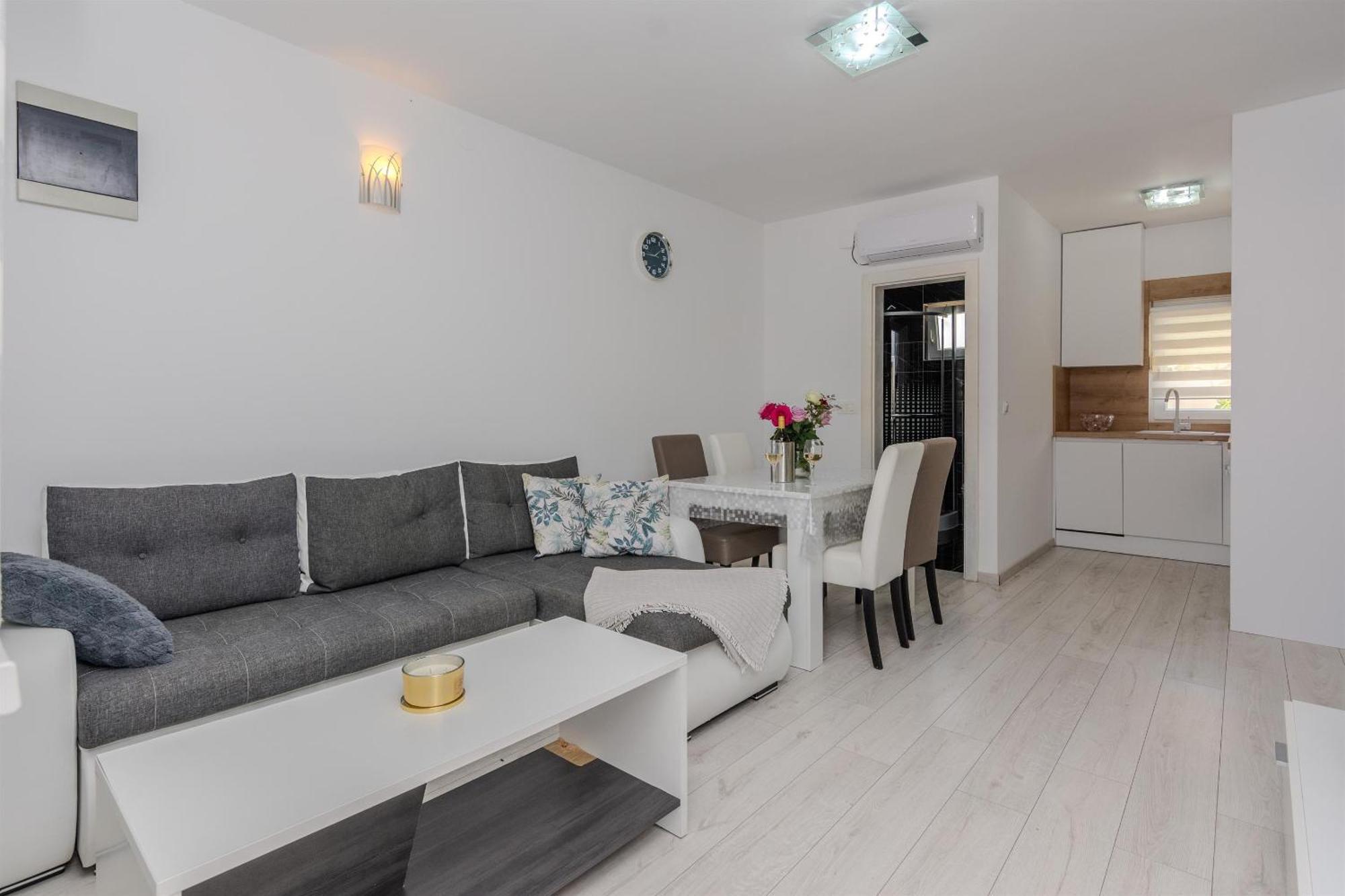 Apartments Lucica Vir Eksteriør billede